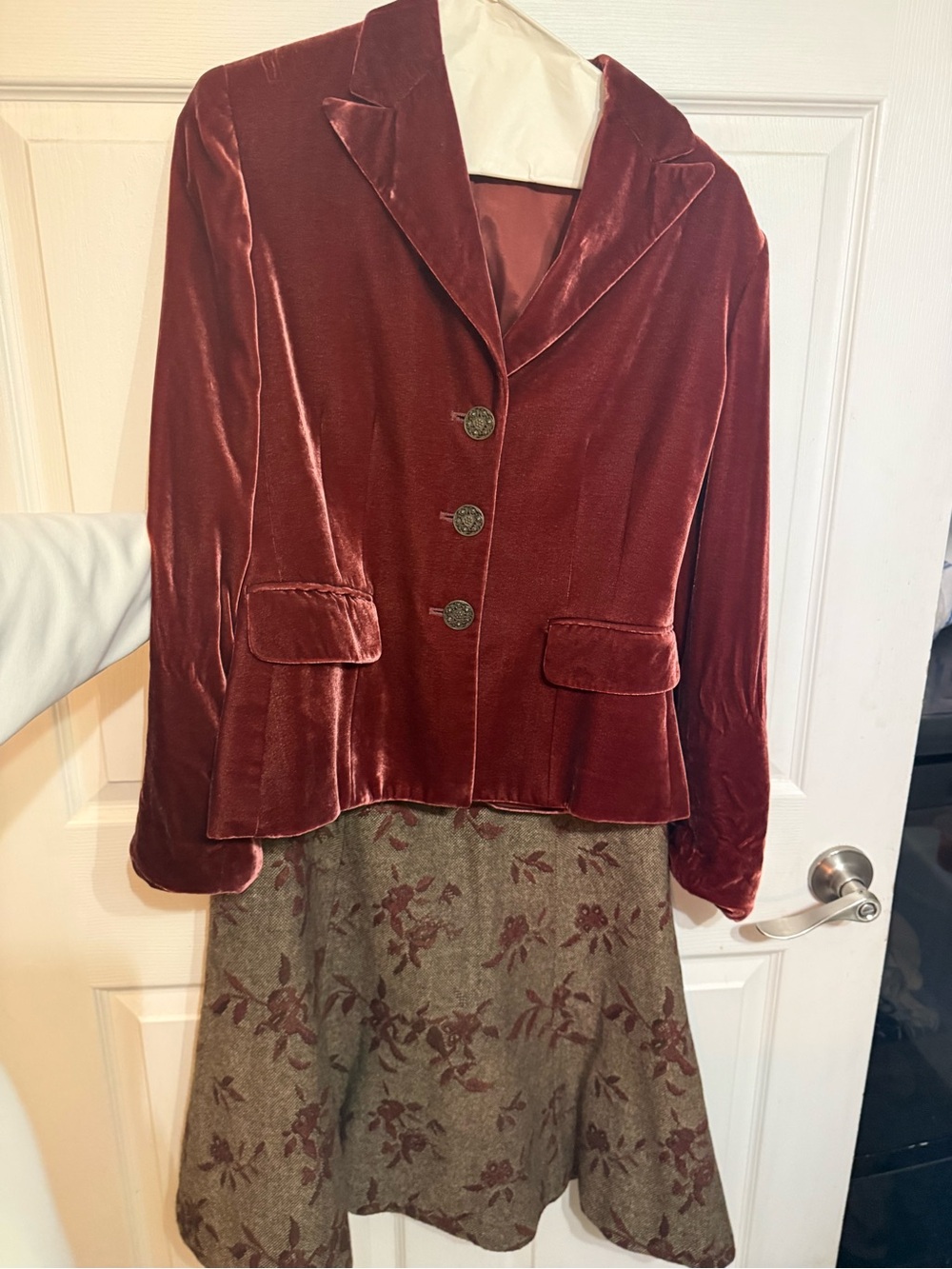Kasper Velvet Peplum Blazer Jacket in Wine Red with Skirt